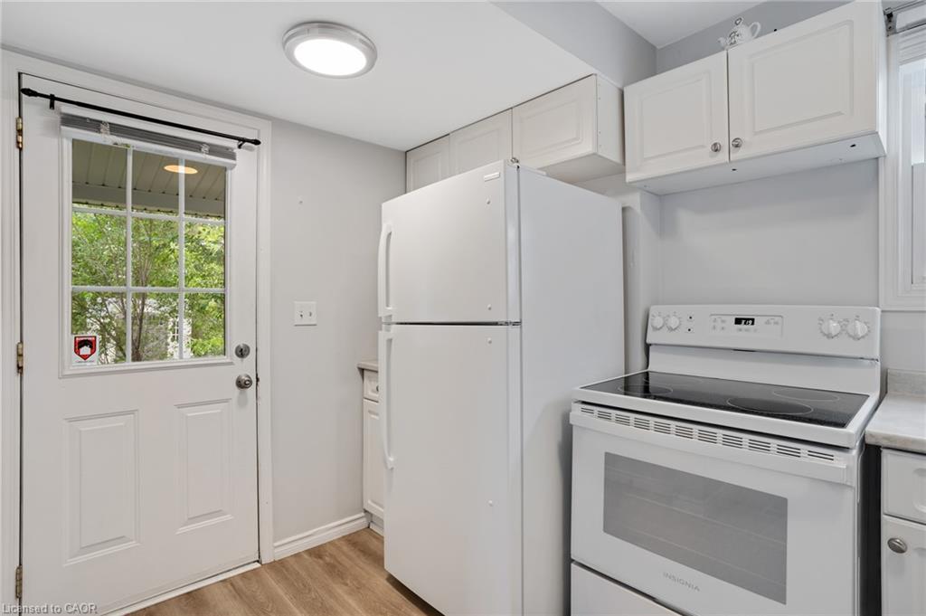 50 Sixth Avenue, Brantford, ON - Indoor