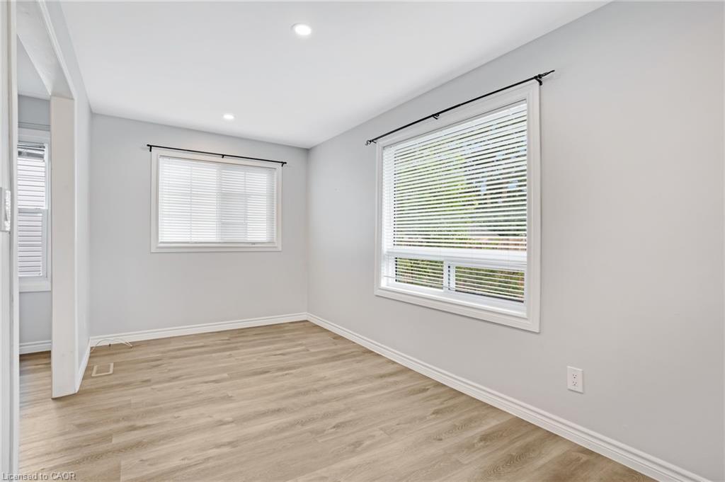 50 Sixth Avenue, Brantford, ON - Indoor Photo Showing Other Room