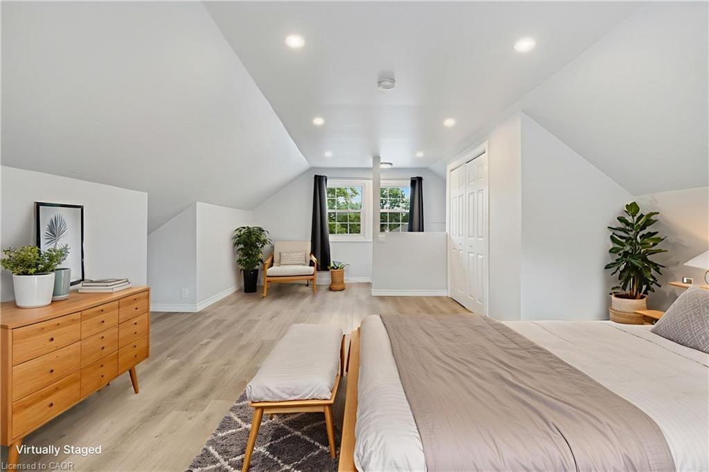50 Sixth Avenue, Brantford, ON - Indoor Photo Showing Bedroom