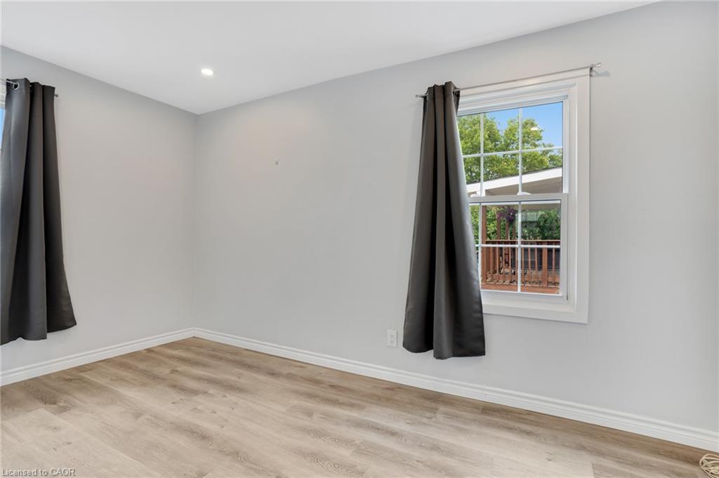 50 Sixth Avenue, Brantford, ON - Indoor Photo Showing Other Room