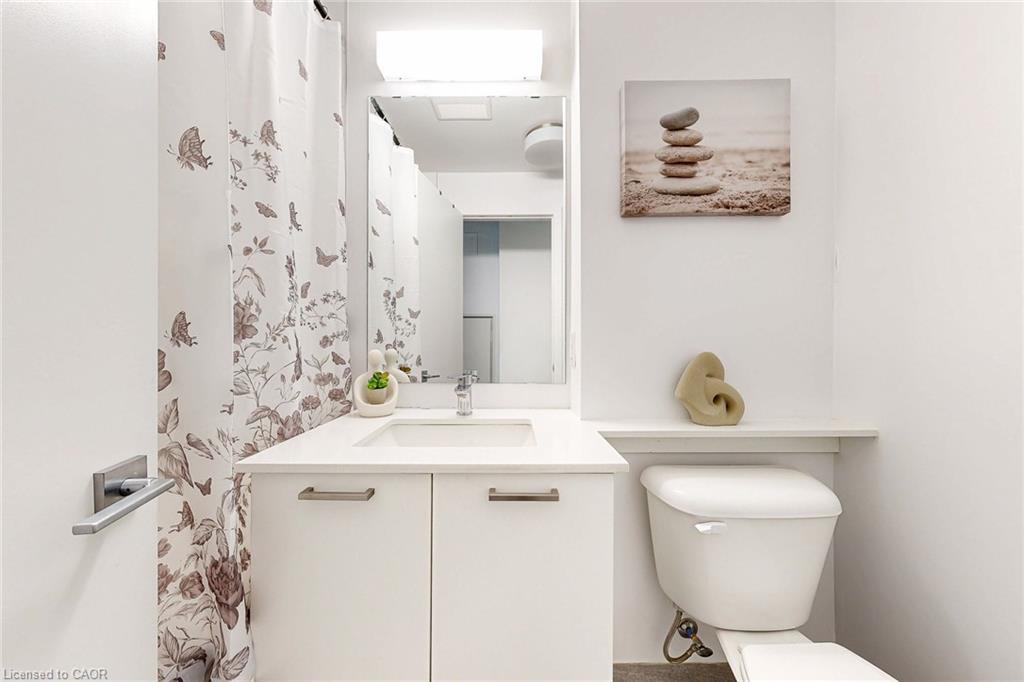 502-479 Charlton Avenue E, Hamilton, ON - Indoor Photo Showing Bathroom