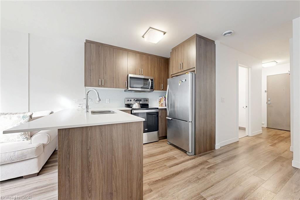 502-479 Charlton Avenue E, Hamilton, ON - Indoor Photo Showing Kitchen With Stainless Steel Kitchen