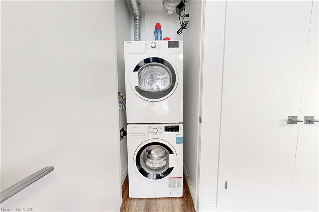 502-479 Charlton Avenue E, Hamilton, ON - Indoor Photo Showing Laundry Room