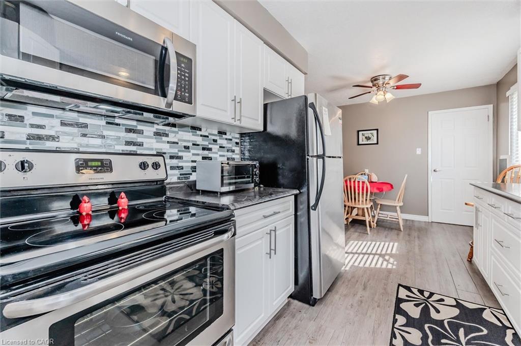 46 Roberts Crescent, Kitchener, ON - Indoor Photo Showing Kitchen