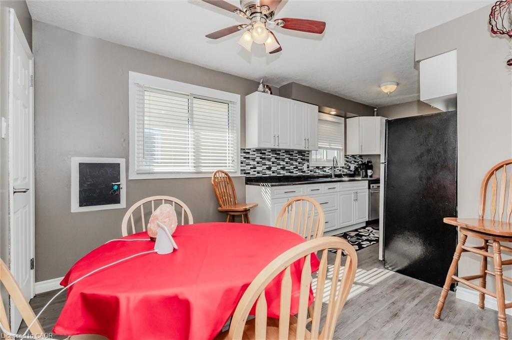 46 Roberts Crescent, Kitchener, ON - Indoor Photo Showing Other Room