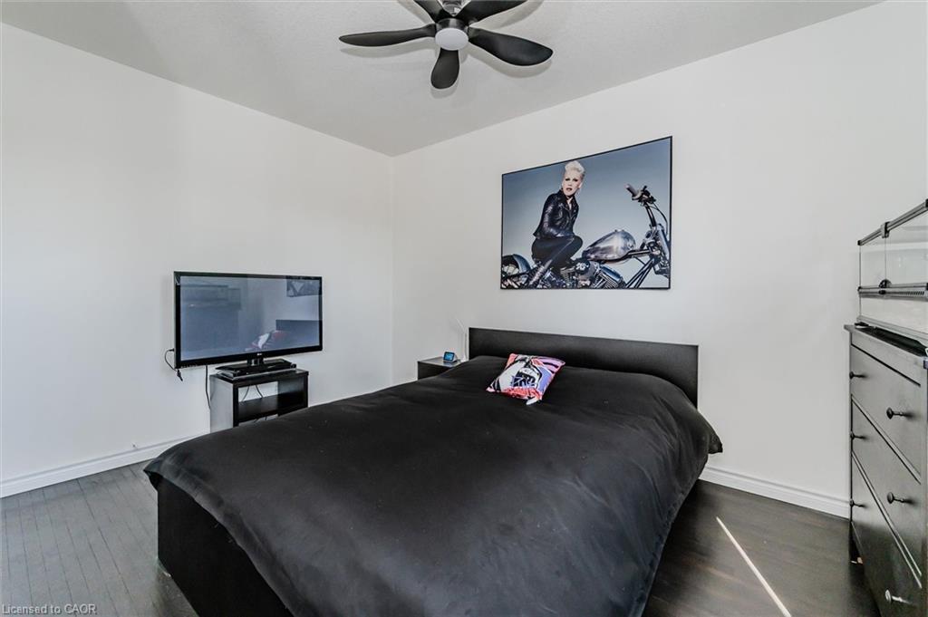 46 Roberts Crescent, Kitchener, ON - Indoor Photo Showing Bedroom