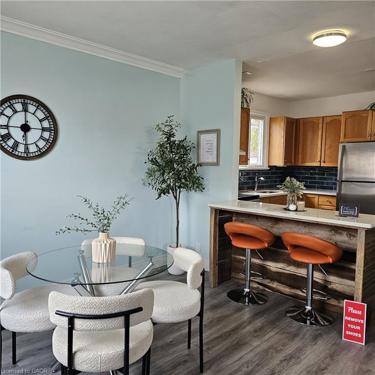 25 Augusta Avenue, St. Catharines, ON - Indoor