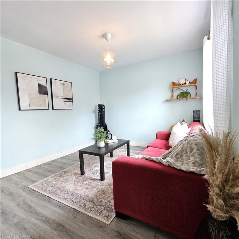 25 Augusta Avenue, St. Catharines, ON - Indoor Photo Showing Other Room