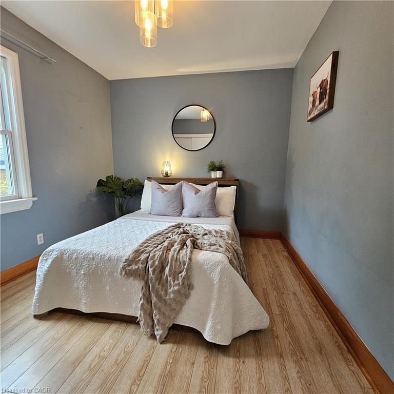 25 Augusta Avenue, St. Catharines, ON - Indoor Photo Showing Bedroom