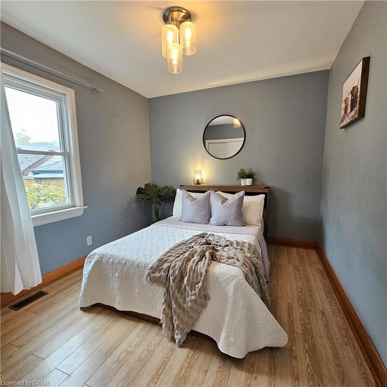 25 Augusta Avenue, St. Catharines, ON - Indoor Photo Showing Bedroom