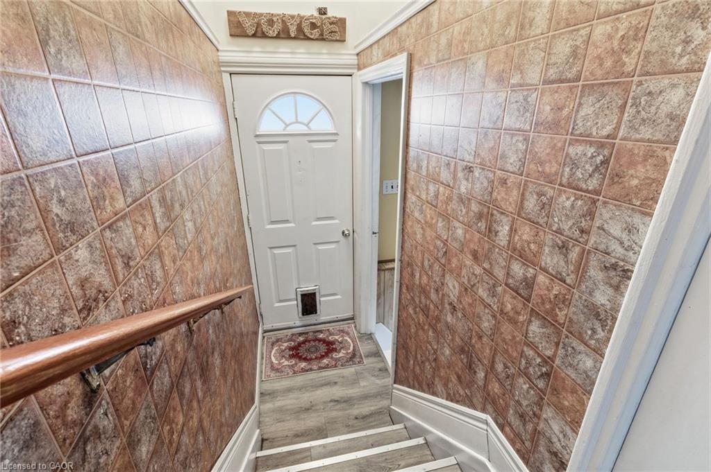 25 Augusta Avenue, St. Catharines, ON - Indoor