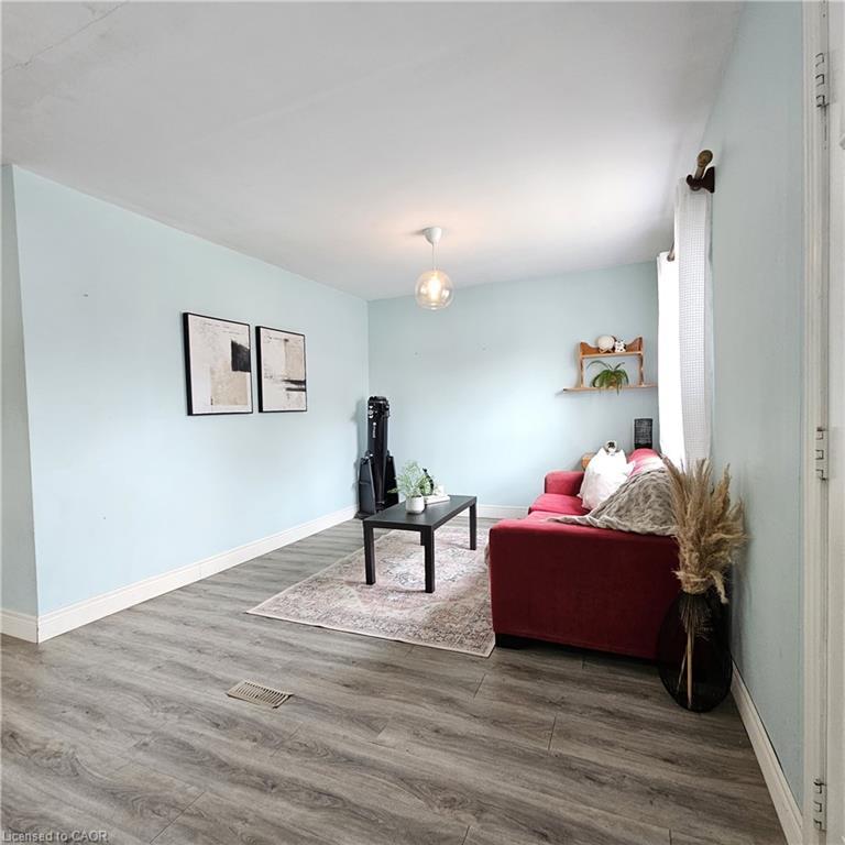 25 Augusta Avenue, St. Catharines, ON - Indoor Photo Showing Other Room