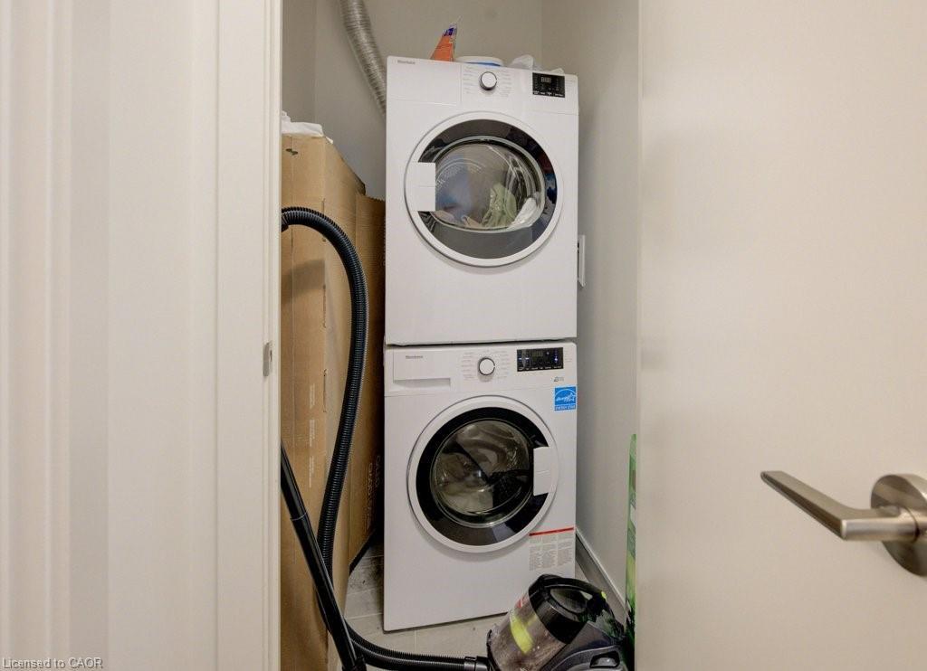 1001-15 Wellington Street S, Kitchener, ON - Indoor Photo Showing Laundry Room