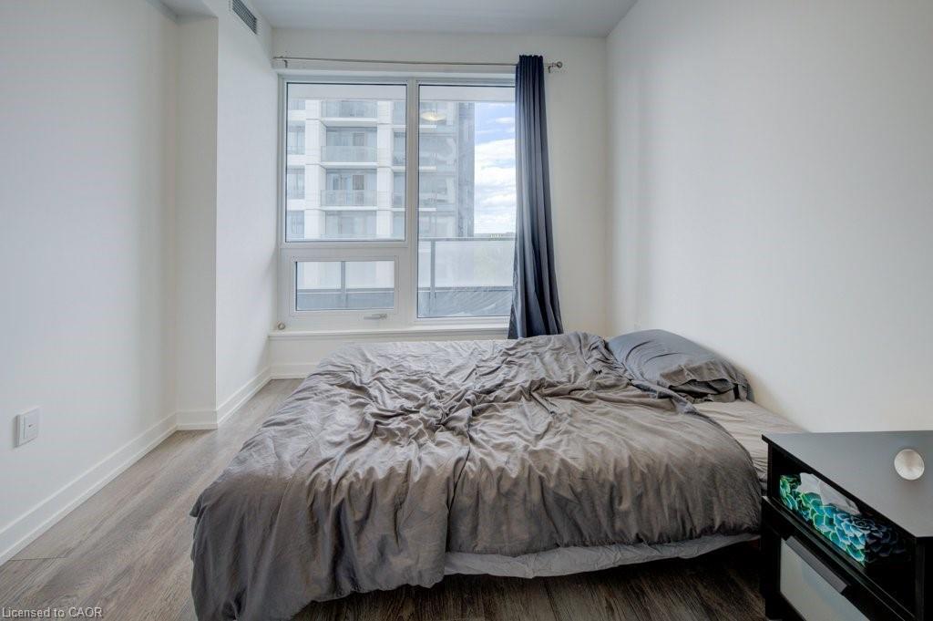 1001-15 Wellington Street S, Kitchener, ON - Indoor Photo Showing Bedroom
