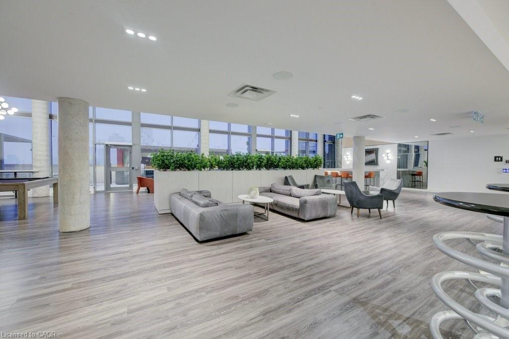 1001-15 Wellington Street S, Kitchener, ON - Indoor