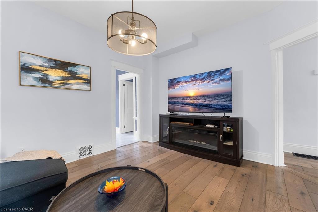 163 Leinster Avenue N, Hamilton, ON - Indoor