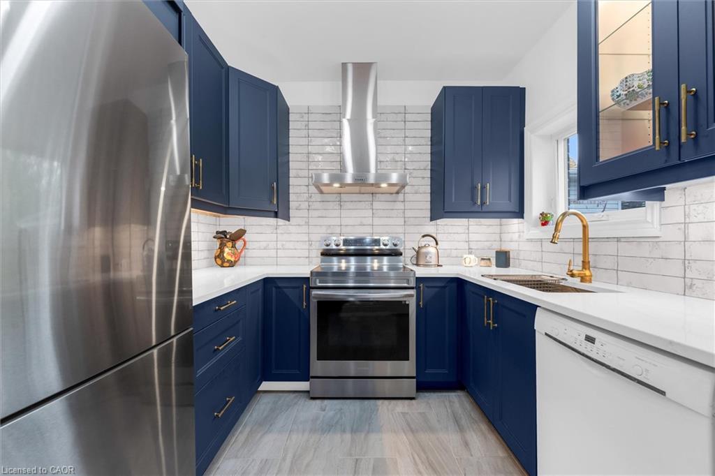 163 Leinster Avenue N, Hamilton, ON - Indoor Photo Showing Kitchen With Upgraded Kitchen