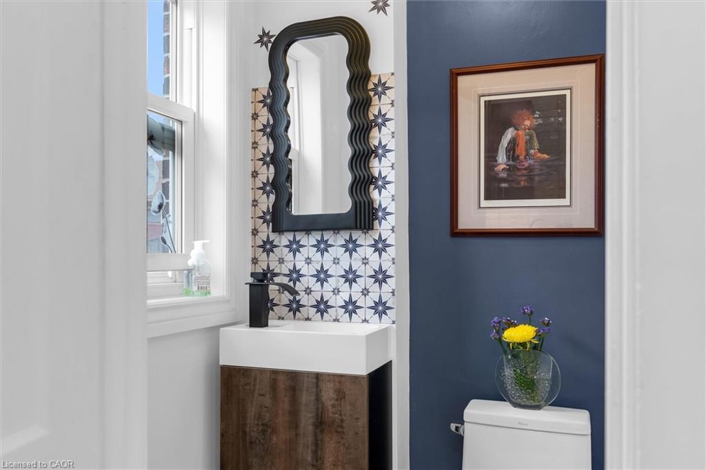 163 Leinster Avenue N, Hamilton, ON - Indoor