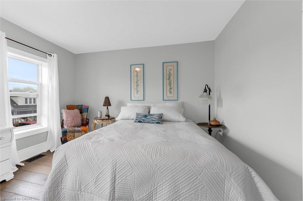 163 Leinster Avenue N, Hamilton, ON - Indoor Photo Showing Bedroom