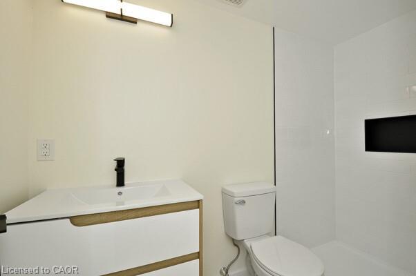 30 Grenadier Road, Cambridge, ON - Indoor Photo Showing Bathroom
