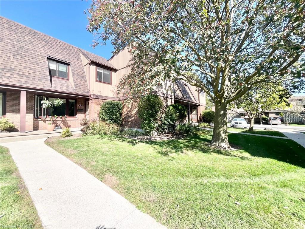 8-279 Sandowne Drive, Waterloo, ON - Outdoor
