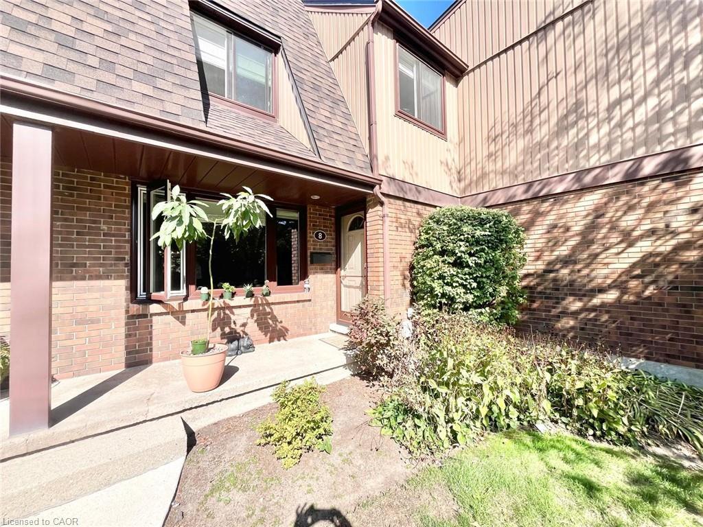 8-279 Sandowne Drive, Waterloo, ON - Outdoor