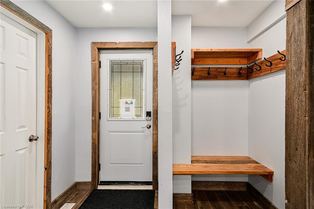 112 Nordic Road, Ravenna, ON - Indoor Photo Showing Other Room