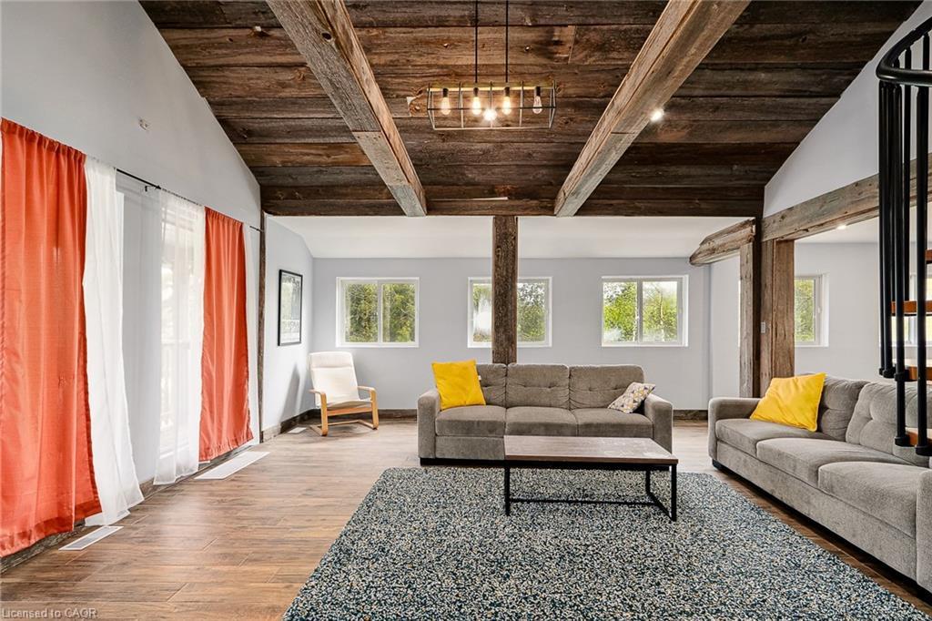 112 Nordic Road, Ravenna, ON - Indoor Photo Showing Living Room
