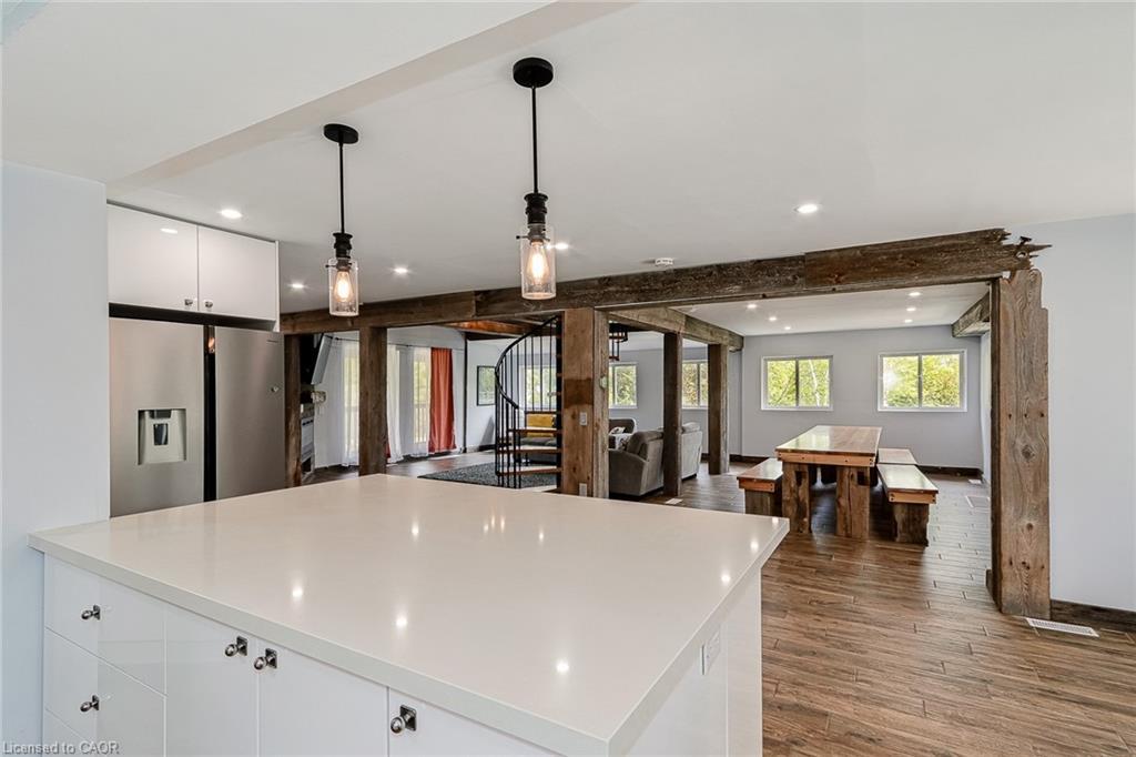 112 Nordic Road, Ravenna, ON - Indoor Photo Showing Other Room