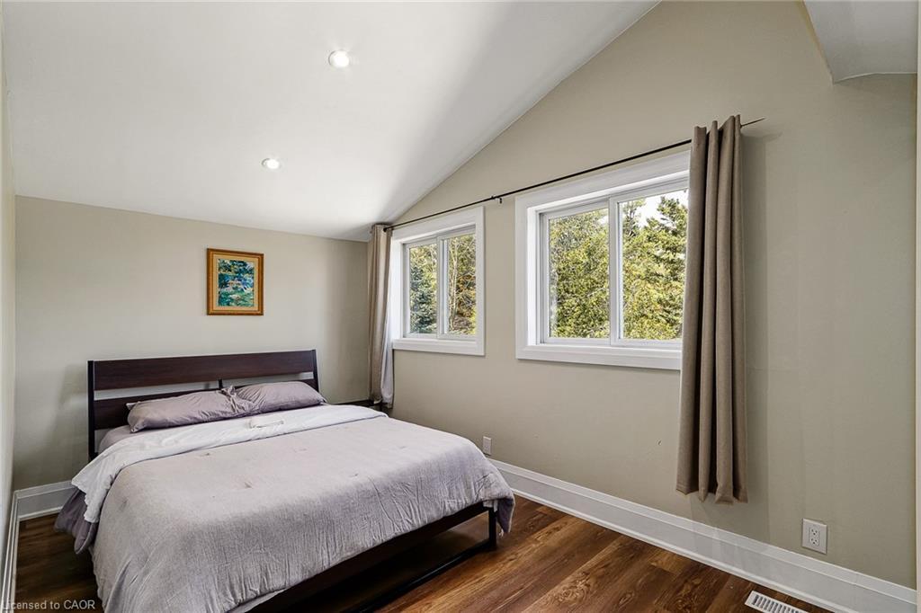 112 Nordic Road, Ravenna, ON - Indoor Photo Showing Bedroom