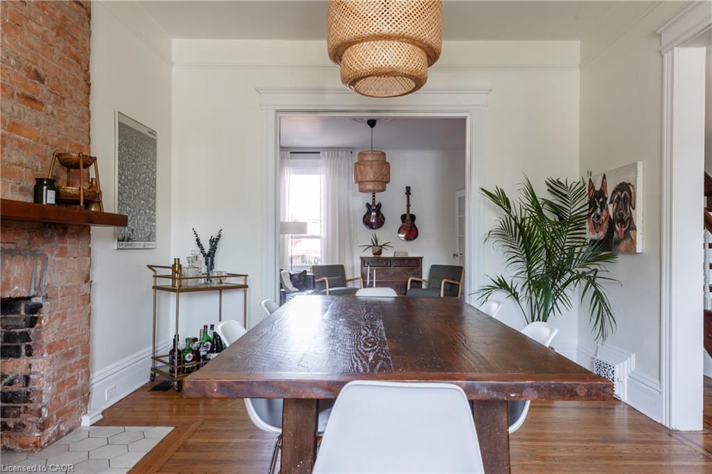 189 West Avenue N, Hamilton, ON - Indoor With Fireplace