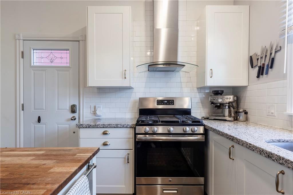 189 West Avenue N, Hamilton, ON - Indoor Photo Showing Kitchen With Upgraded Kitchen