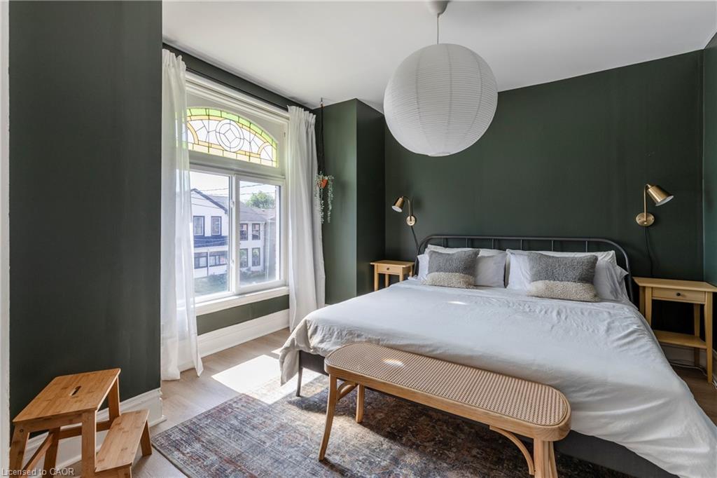 189 West Avenue N, Hamilton, ON - Indoor Photo Showing Bedroom