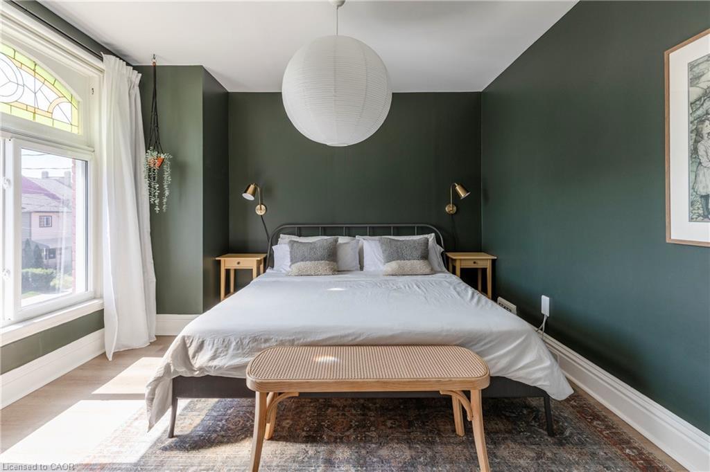 189 West Avenue N, Hamilton, ON - Indoor Photo Showing Bedroom