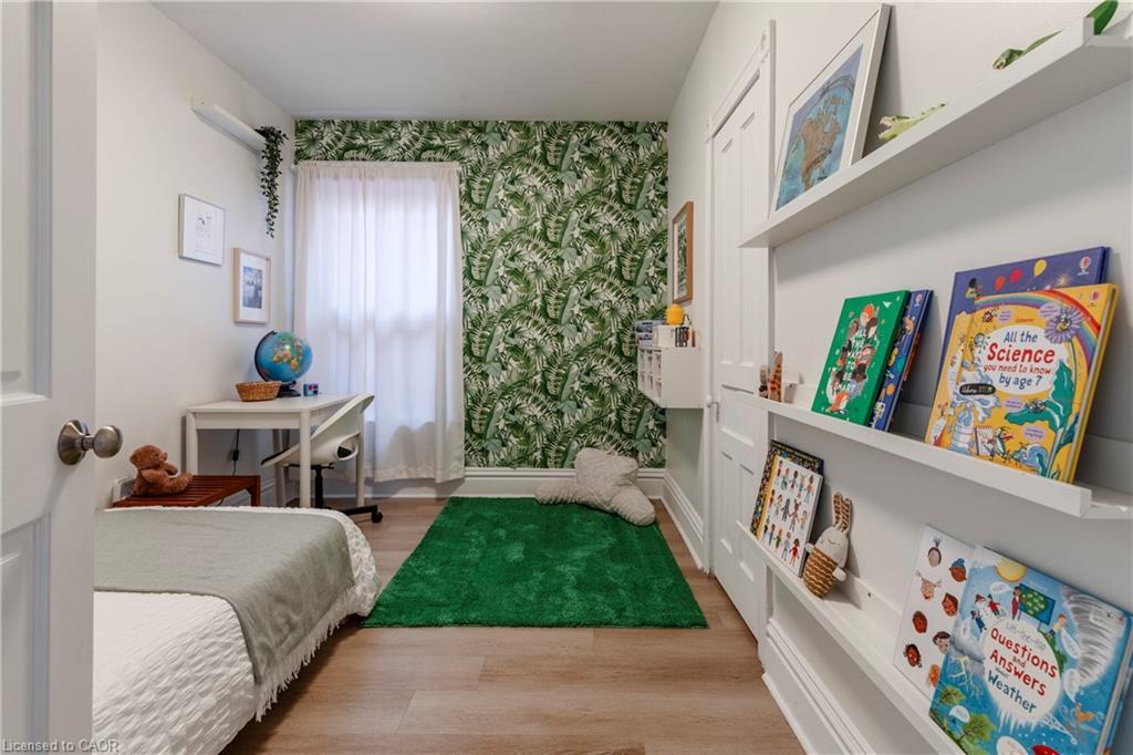 189 West Avenue N, Hamilton, ON - Indoor Photo Showing Bedroom