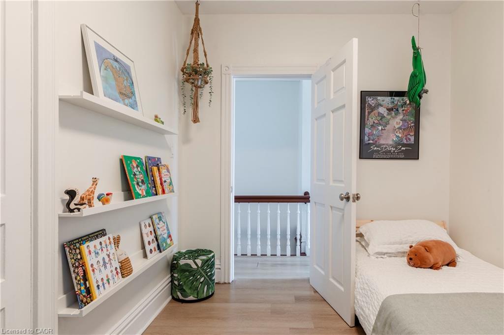 189 West Avenue N, Hamilton, ON - Indoor Photo Showing Bedroom