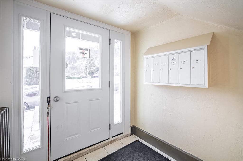 14-366 John Street S, Hamilton, ON - Indoor Photo Showing Other Room