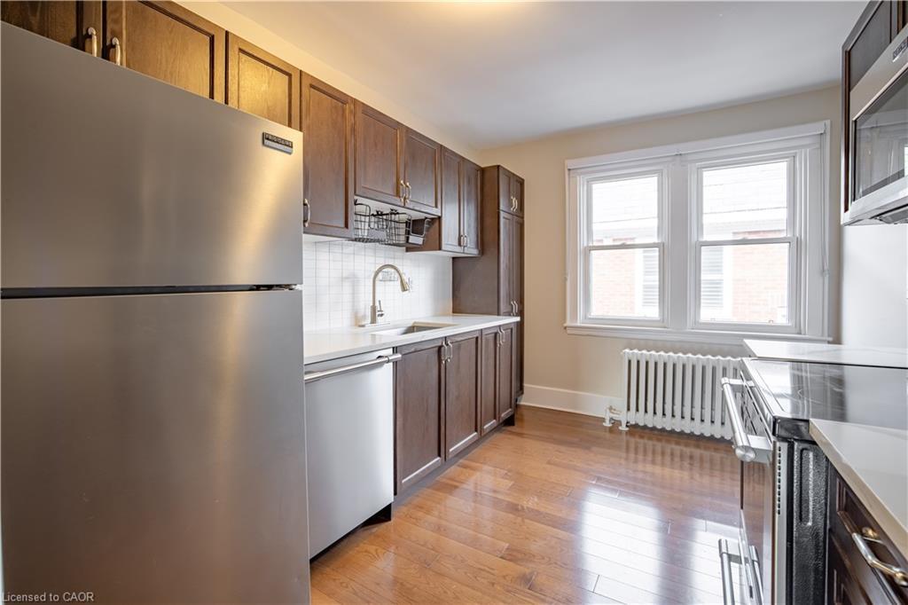 14-366 John Street S, Hamilton, ON - Indoor Photo Showing Kitchen