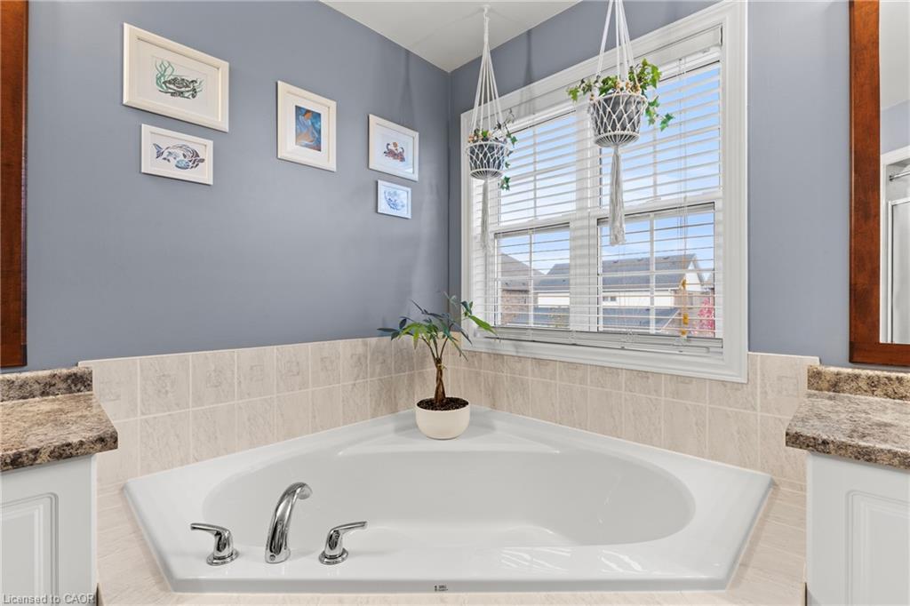 257 Wright Crescent, Niagara-On-The-Lake, ON - Indoor Photo Showing Bathroom