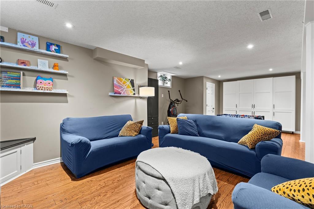 257 Wright Crescent, Niagara-On-The-Lake, ON - Indoor Photo Showing Living Room