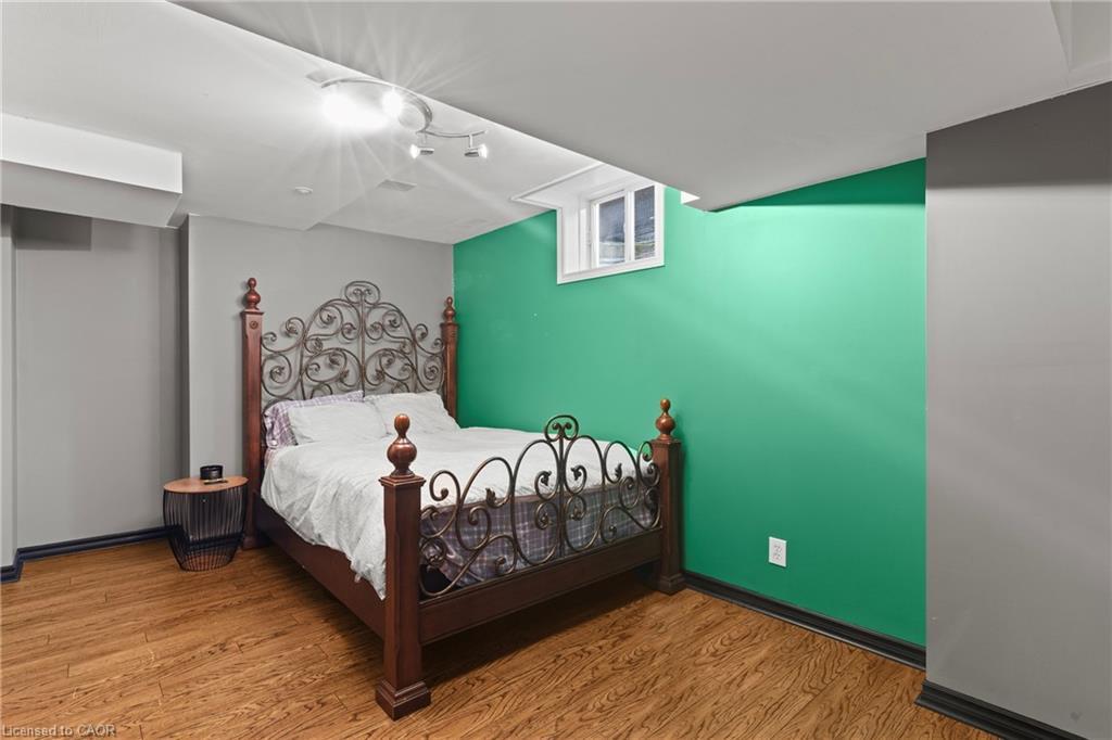 257 Wright Crescent, Niagara-On-The-Lake, ON - Indoor Photo Showing Bedroom