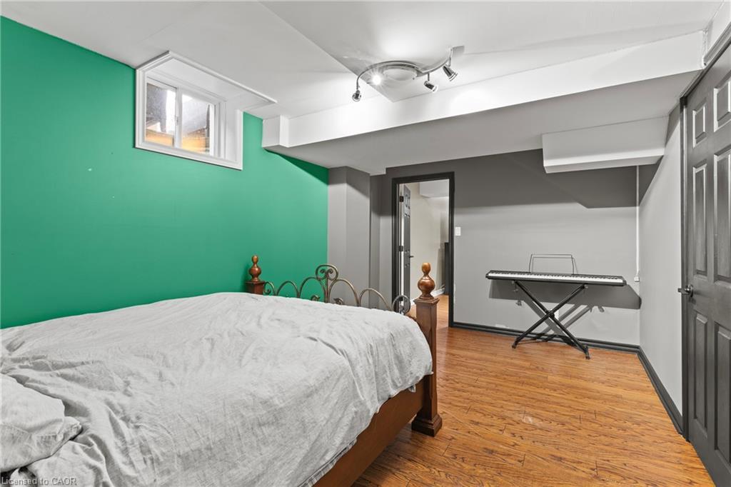 257 Wright Crescent, Niagara-On-The-Lake, ON - Indoor Photo Showing Bedroom
