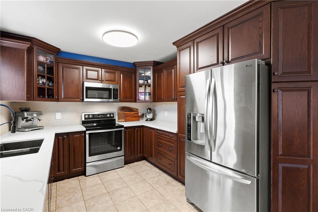 257 Wright Crescent, Niagara-On-The-Lake, ON - Indoor Photo Showing Kitchen With Stainless Steel Kitchen With Double Sink
