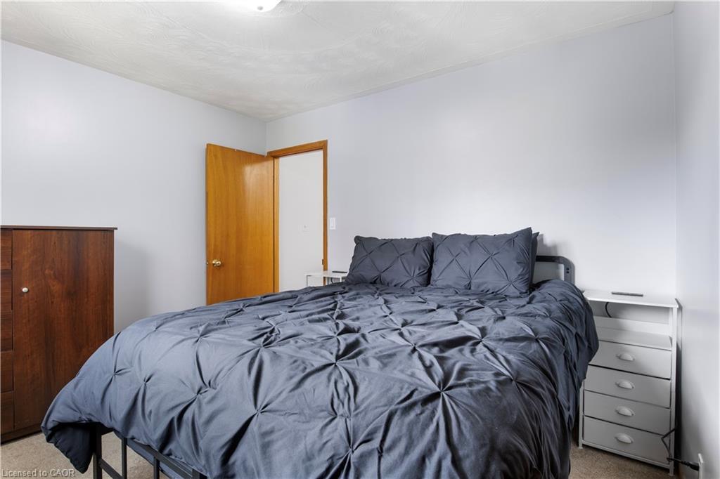 43 Middleton Street, Cambridge, ON - Indoor Photo Showing Bedroom