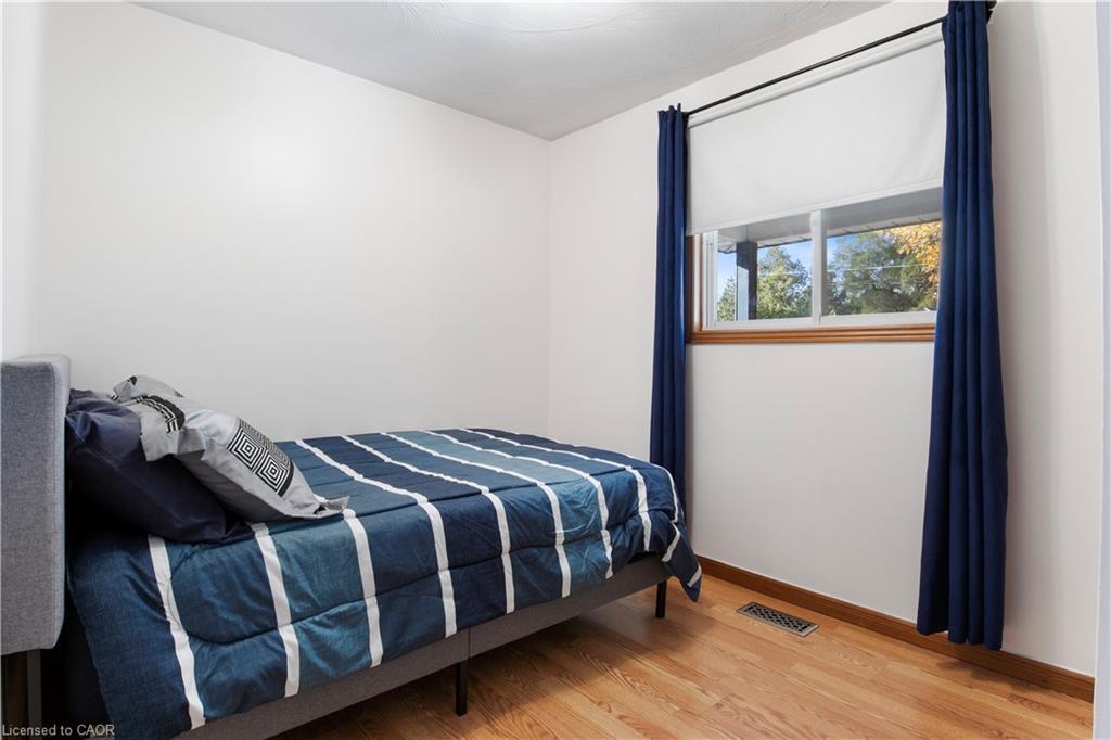 43 Middleton Street, Cambridge, ON - Indoor Photo Showing Bedroom