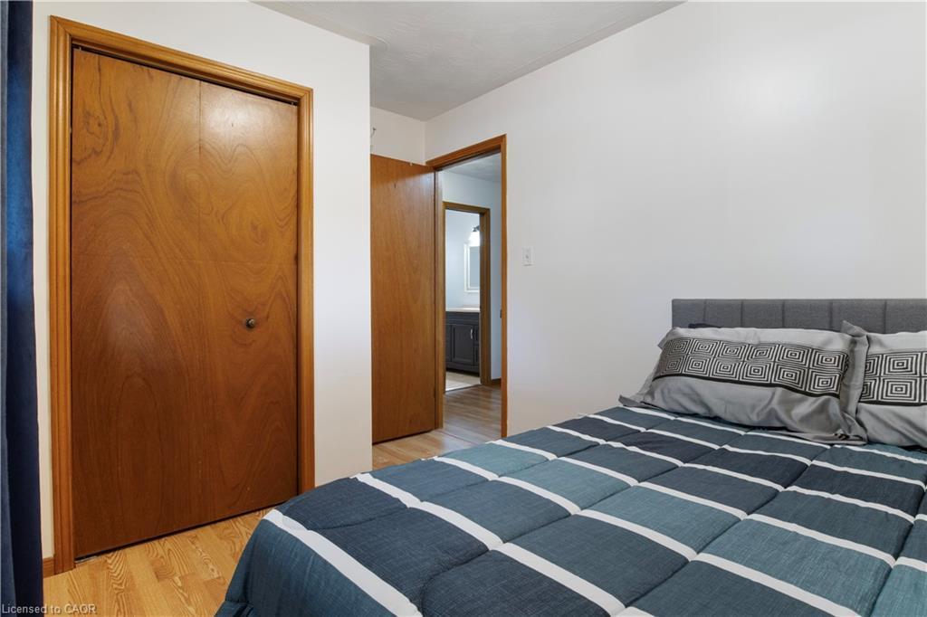 43 Middleton Street, Cambridge, ON - Indoor Photo Showing Bedroom