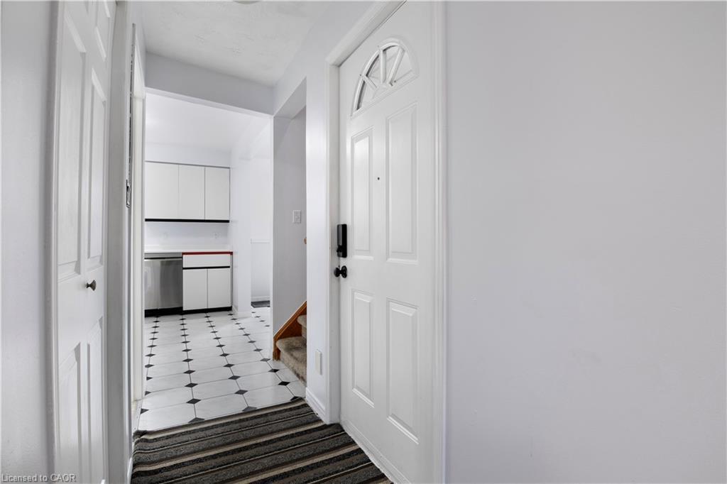 43 Middleton Street, Cambridge, ON - Indoor Photo Showing Other Room