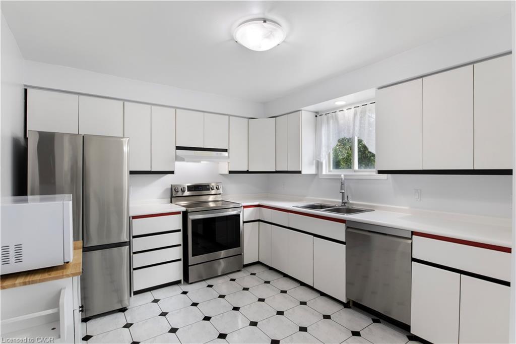43 Middleton Street, Cambridge, ON - Indoor Photo Showing Kitchen With Double Sink