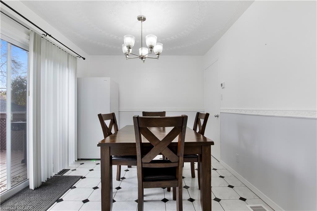 43 Middleton Street, Cambridge, ON - Indoor Photo Showing Dining Room