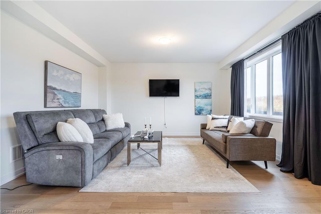 57 Monteith Drive, Brantford, ON - Indoor Photo Showing Living Room